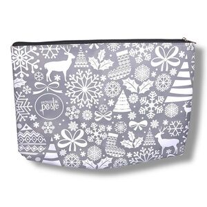 Grey White Holiday Makeup Bag Travel Christmas Gift NWOT  Snow Snowflake